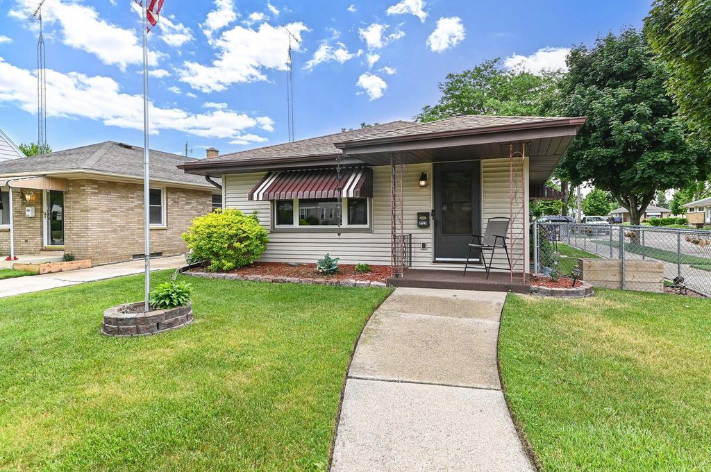 2223 Hayes AVENUE, Racine, WI 53405