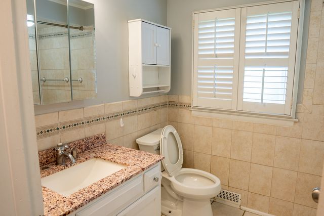9733 Karlov Avenue, Skokie, IL 60076