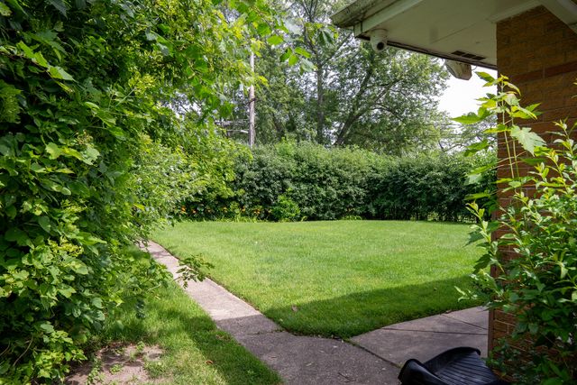 9733 Karlov Avenue, Skokie, IL 60076