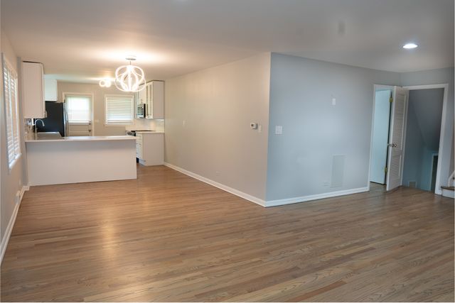 9733 Karlov Avenue, Skokie, IL 60076
