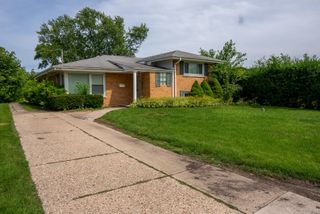 9733 Karlov Avenue, Skokie, IL 60076