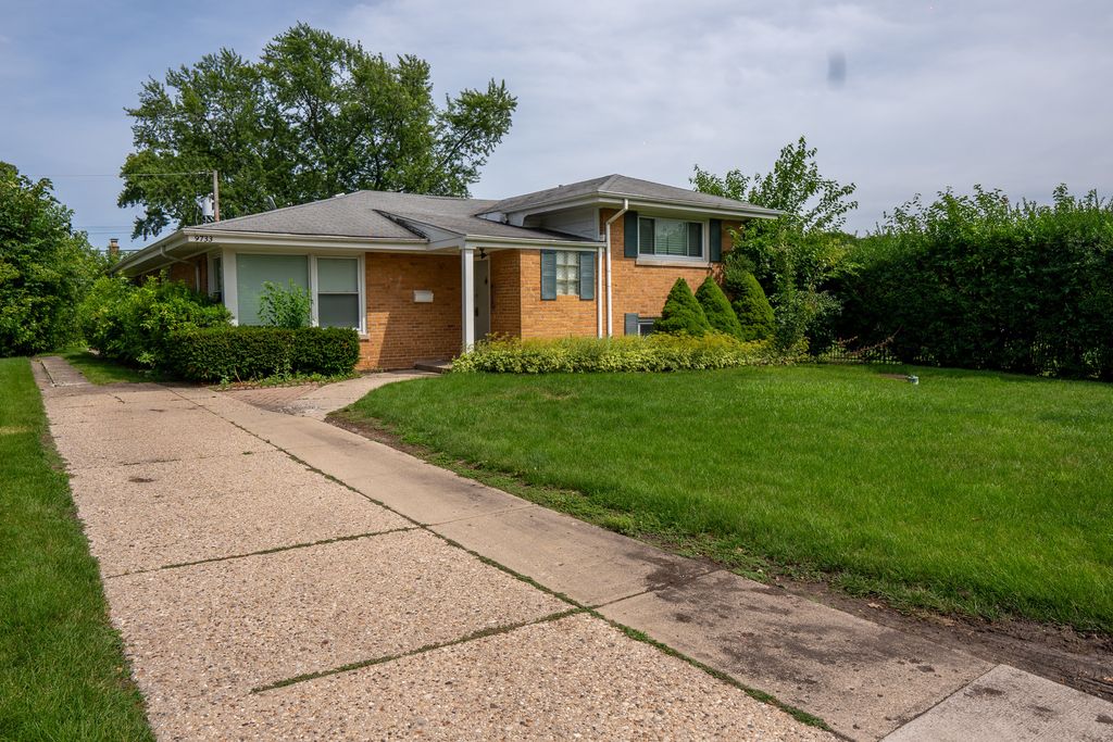 9733 Karlov Avenue, Skokie, IL 60076