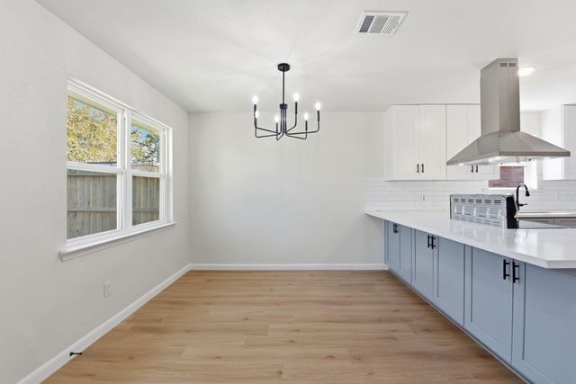 7310 Sonnet Glen Lane, Houston, TX 77095