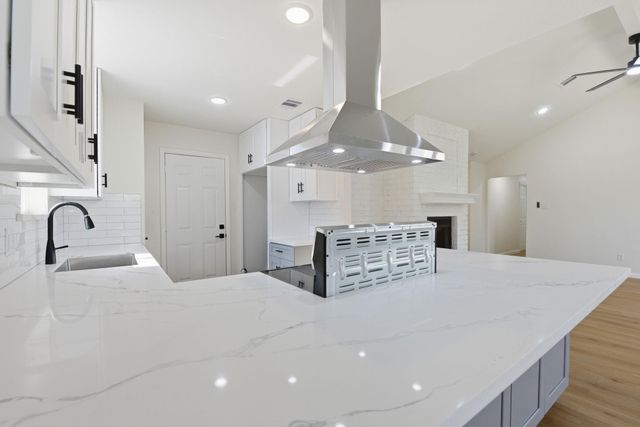 7310 Sonnet Glen Lane, Houston, TX 77095