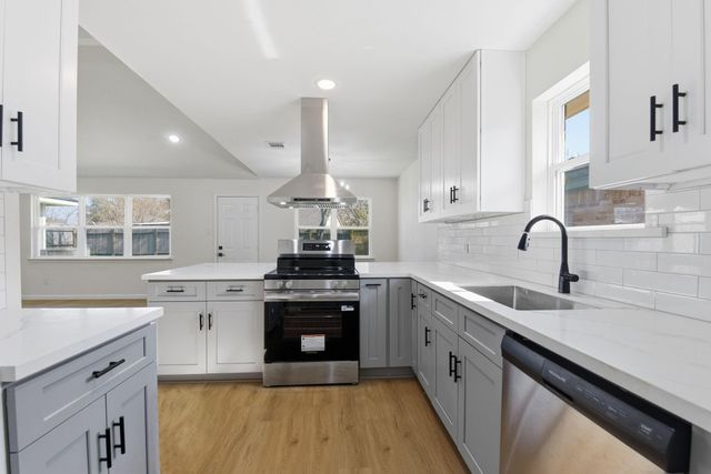 7310 Sonnet Glen Lane, Houston, TX 77095