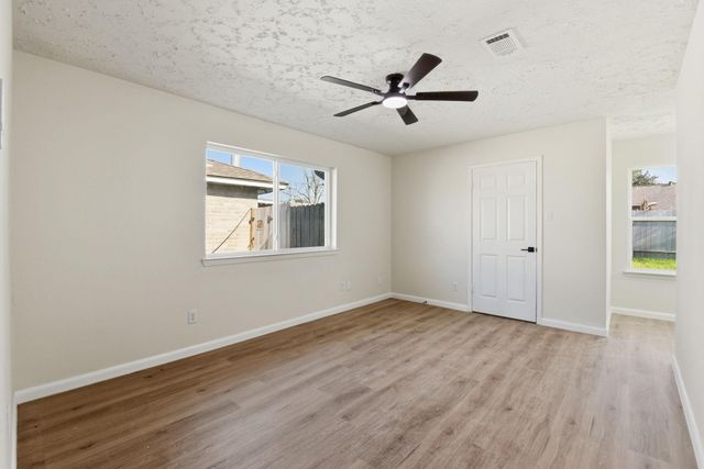 7310 Sonnet Glen Lane, Houston, TX 77095