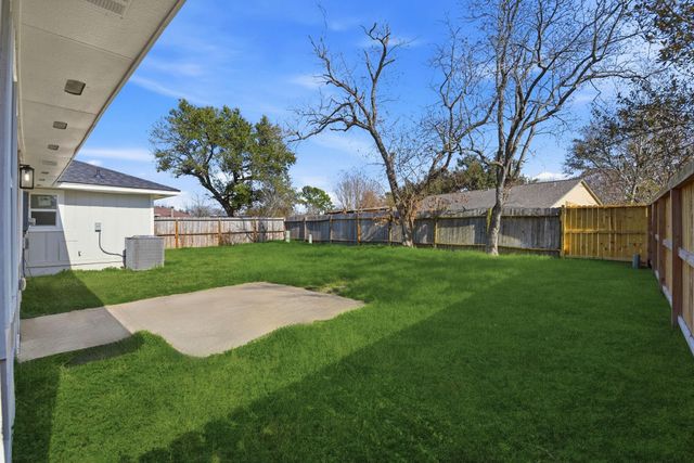 7310 Sonnet Glen Lane, Houston, TX 77095