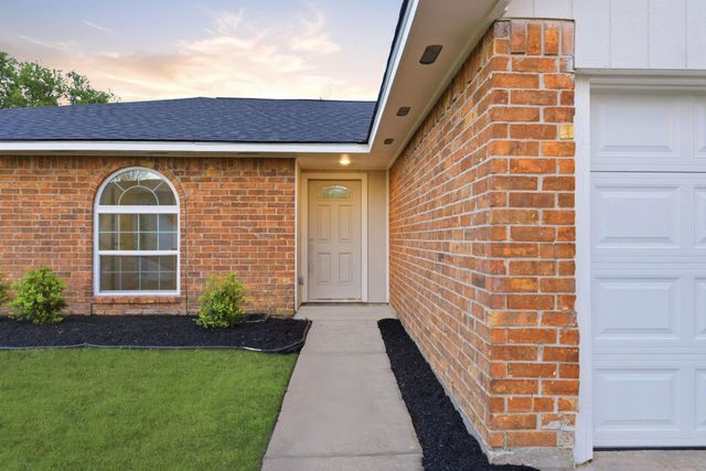 7310 Sonnet Glen Lane, Houston, TX 77095