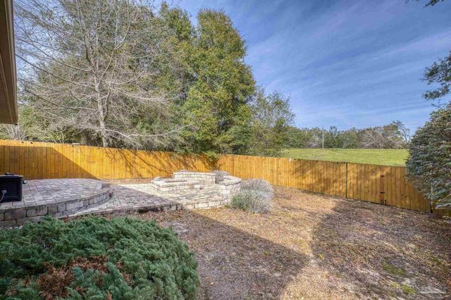 5761 Jade Moon Cir, Milton, FL 32583