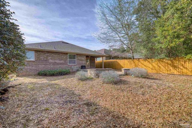 5761 Jade Moon Cir, Milton, FL 32583