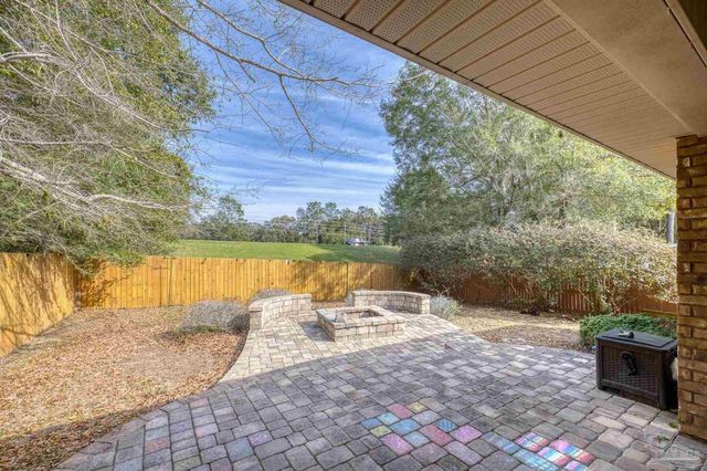 5761 Jade Moon Cir, Milton, FL 32583