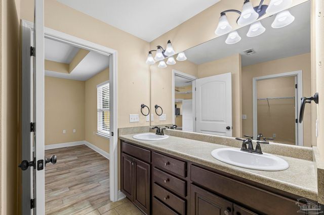 5761 Jade Moon Cir, Milton, FL 32583