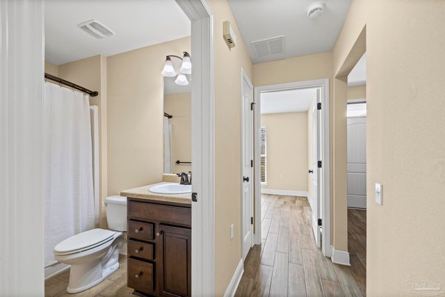 5761 Jade Moon Cir, Milton, FL 32583