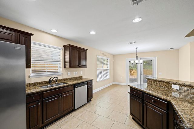 5761 Jade Moon Cir, Milton, FL 32583