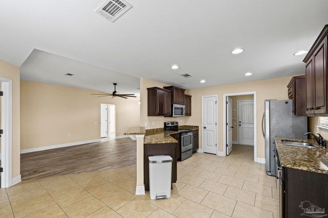 5761 Jade Moon Cir, Milton, FL 32583