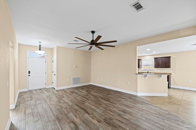 5761 Jade Moon Cir, Milton, FL 32583