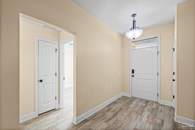 5761 Jade Moon Cir, Milton, FL 32583