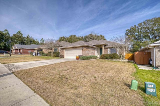 5761 Jade Moon Cir, Milton, FL 32583