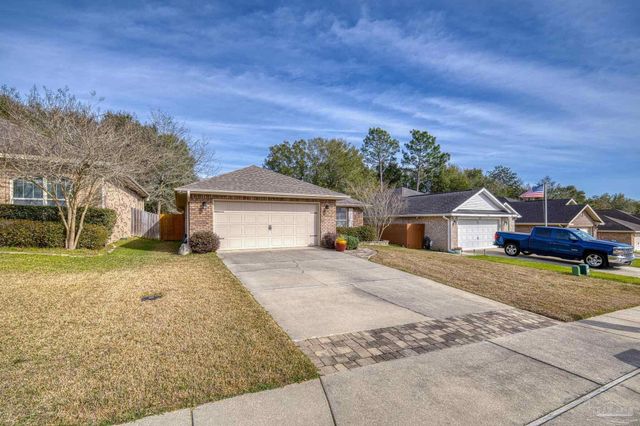 5761 Jade Moon Cir, Milton, FL 32583