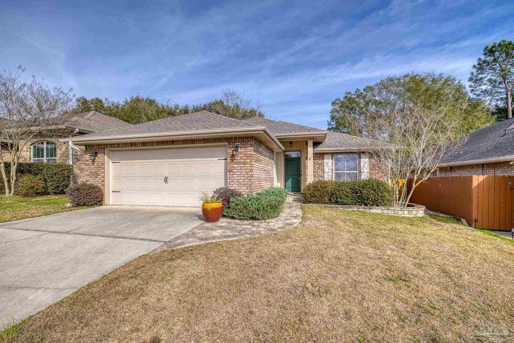 5761 Jade Moon Cir, Milton, FL 32583