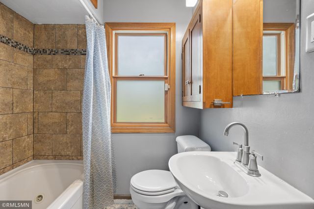 609 Nevada Avenue E, Saint Paul, MN 55130