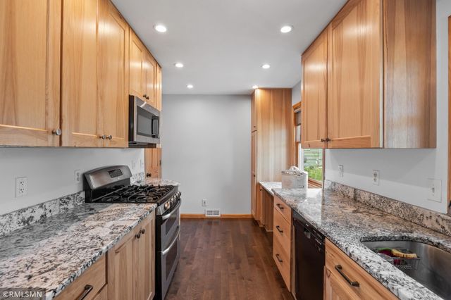 609 Nevada Avenue E, Saint Paul, MN 55130