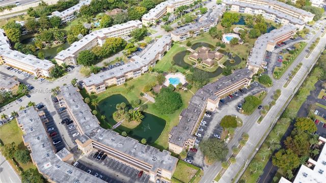 5021 W Oakland Park Blvd 204, Lauderdale Lakes, FL 33313