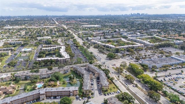 5021 W Oakland Park Blvd 204, Lauderdale Lakes, FL 33313