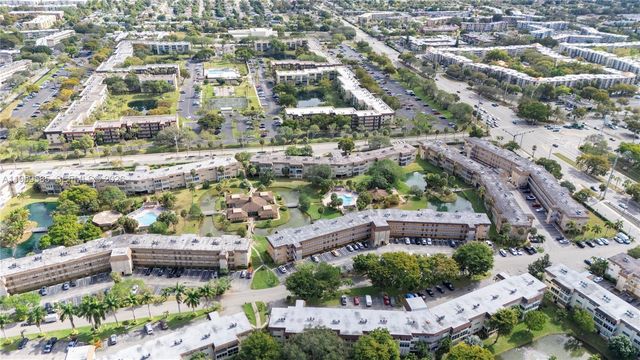 5021 W Oakland Park Blvd 204, Lauderdale Lakes, FL 33313
