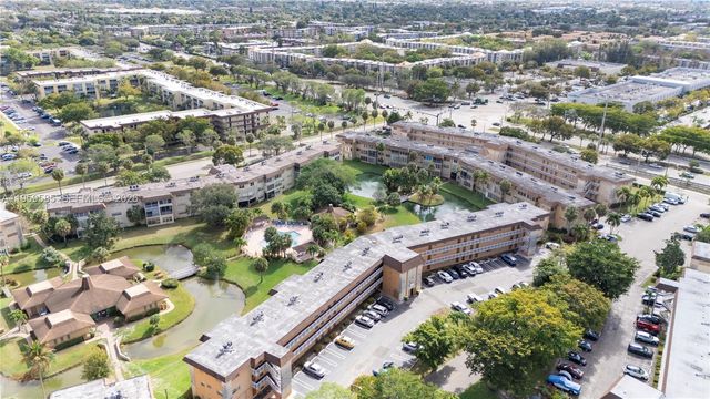 5021 W Oakland Park Blvd 204, Lauderdale Lakes, FL 33313