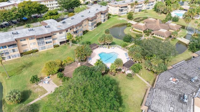 5021 W Oakland Park Blvd 204, Lauderdale Lakes, FL 33313