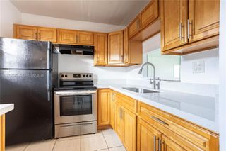 5021 W Oakland Park Blvd 204, Lauderdale Lakes, FL 33313