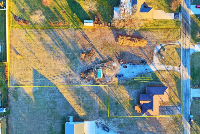 608 Pine Tree Road, Streator, IL 61364