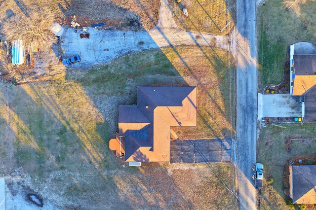 608 Pine Tree Road, Streator, IL 61364