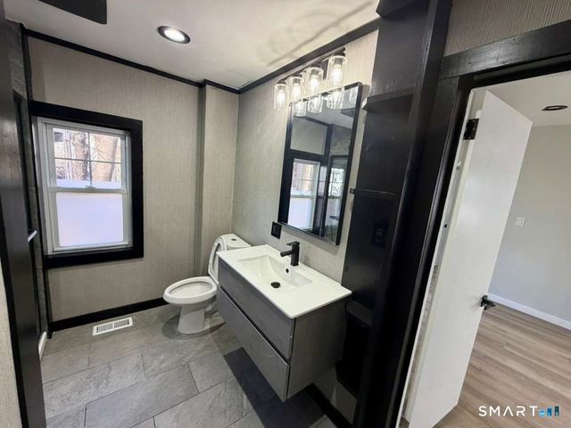 82 Hemlock Street, West Haven, CT 06516