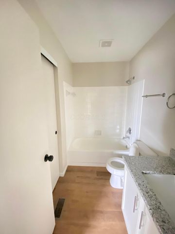 6089 Pirthshire Street, Dublin, OH 43016