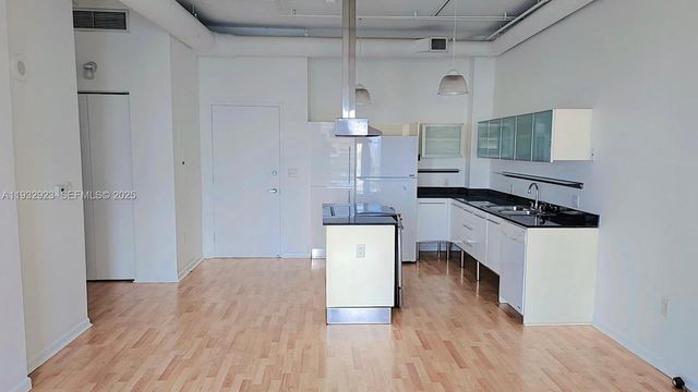 10 SW South River Dr 802, Miami, FL 33130