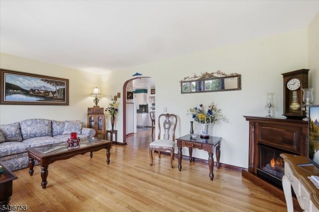 33 Ellison Road, Franklin Twp., NJ 08873