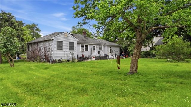 33 Ellison Road, Franklin Twp., NJ 08873