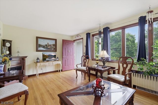 33 Ellison Road, Franklin Twp., NJ 08873