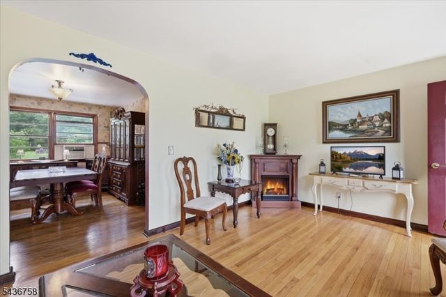 33 Ellison Road, Franklin Twp., NJ 08873
