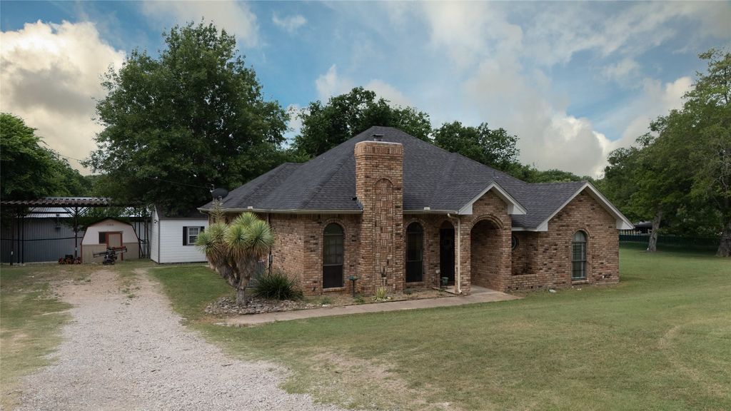 130 Bells Chapel Road, Waxahachie, TX 75165