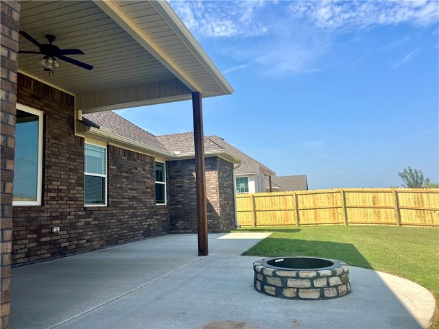 1804 Gaines, Pea Ridge, AR 72751