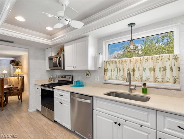 5560 Trellis LN, Fort Myers, FL 33919