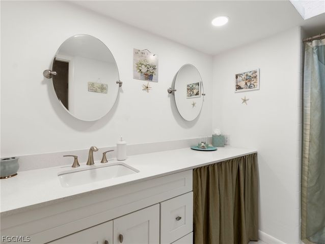 5560 Trellis LN, Fort Myers, FL 33919