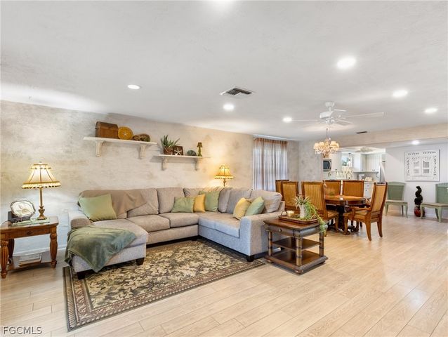 5560 Trellis LN, Fort Myers, FL 33919