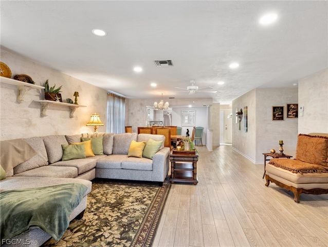 5560 Trellis LN, Fort Myers, FL 33919