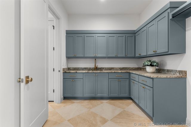 313 N 80th Street, Broken Arrow, OK 74014