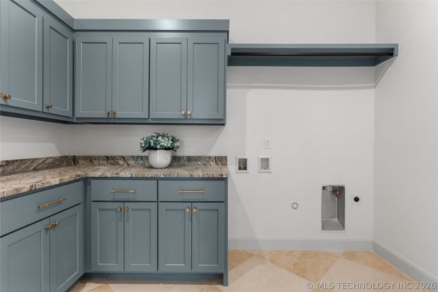 313 N 80th Street, Broken Arrow, OK 74014