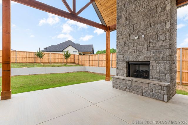 313 N 80th Street, Broken Arrow, OK 74014